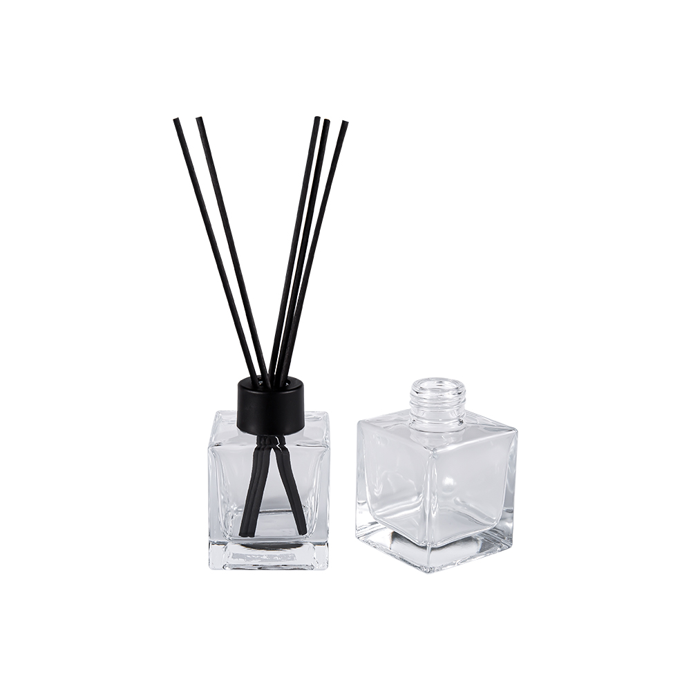 HJ-0309# Kare Cam Aromaterapi Şişesi 24 MM Mat Siyah Plastik Kapak Alüminyum Kap Fiber Etiket